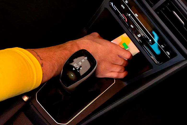 vw-nivus-2024-cargador-inalambrico
